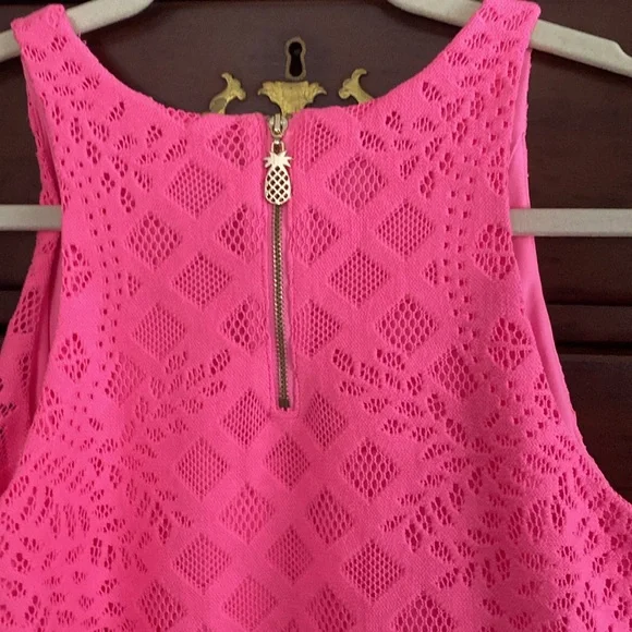Lilly Pulitzer! Super cute hot pink top!🌸 Fun crochet design:) - Picture 5 of 6